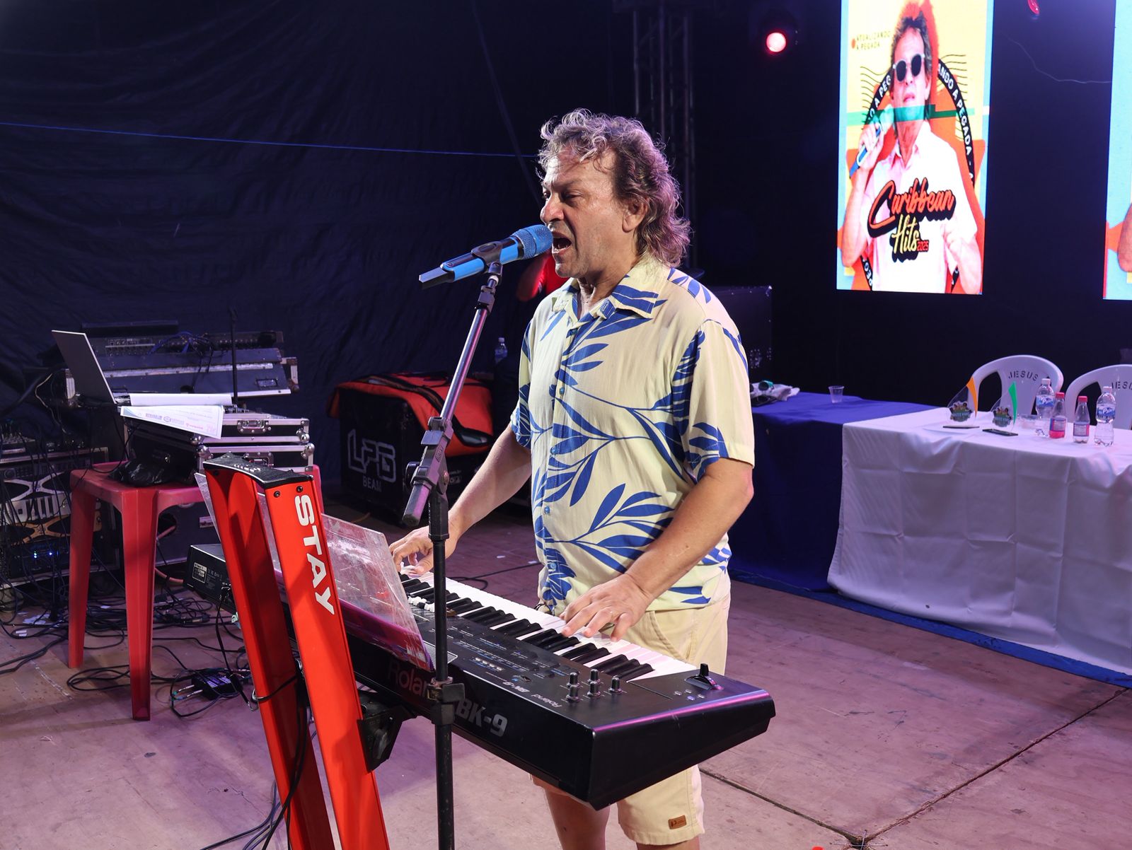 Momento do Festival Ra&iacute;zes Vivas com participa&ccedil;&atilde;o da comunidade